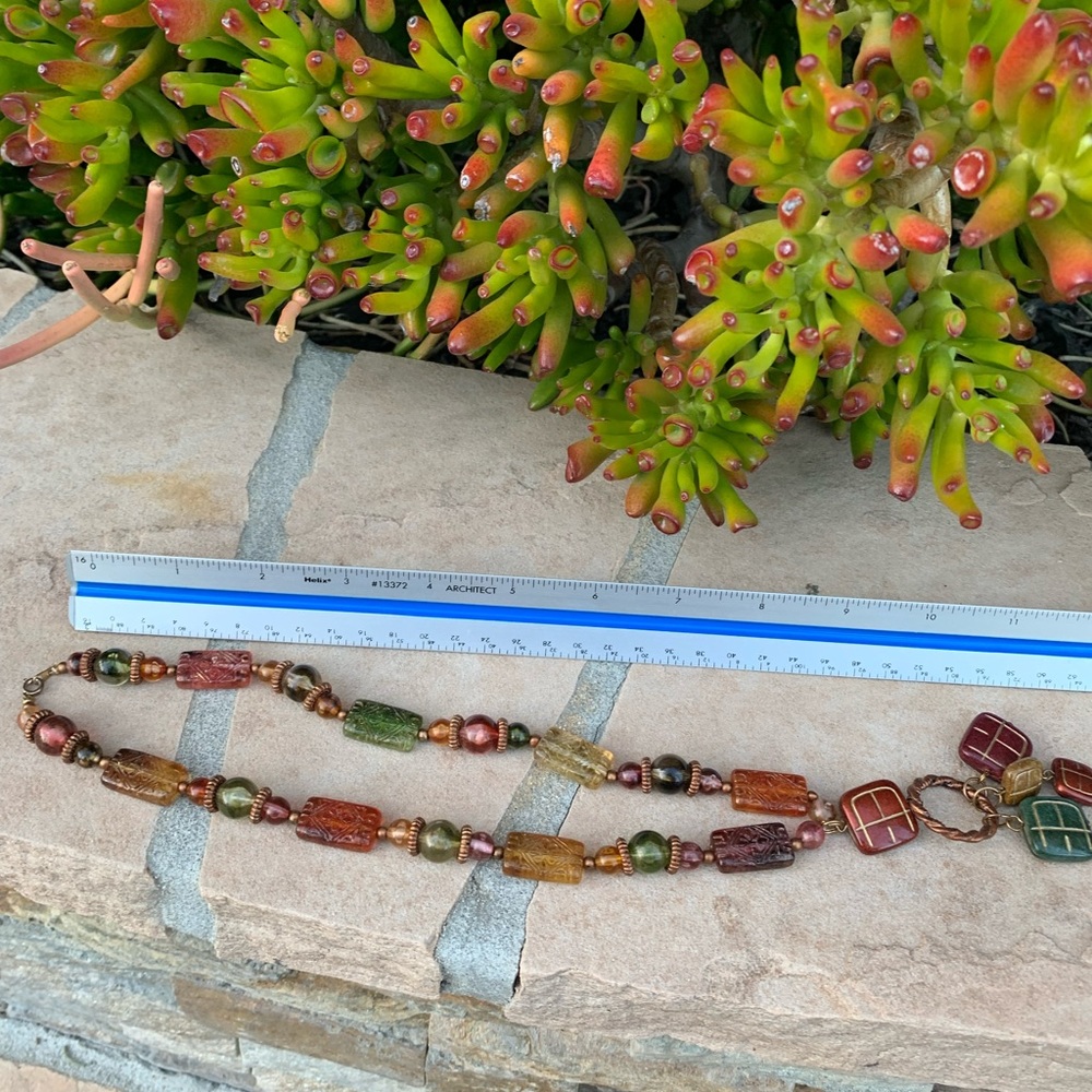 Multi-Colored Round And Squared Beaded Nacklace - image 2